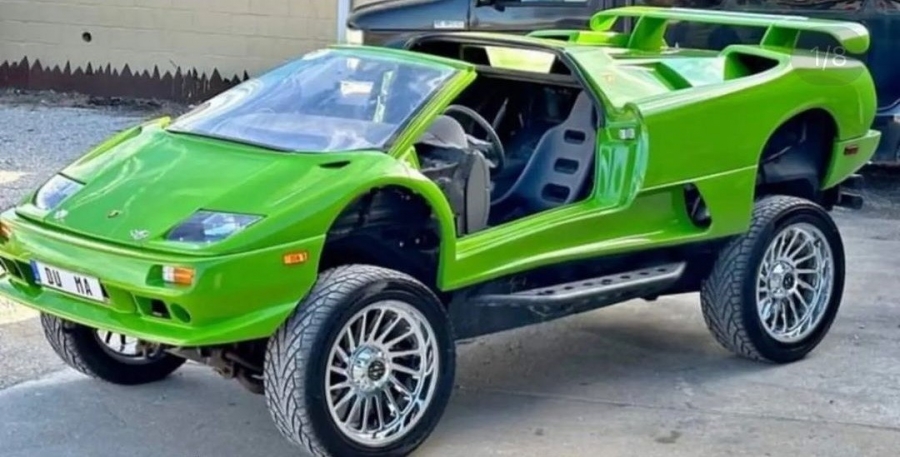 Реплика внедорожника Lamborghini Diablo выставлена ​​на продажу