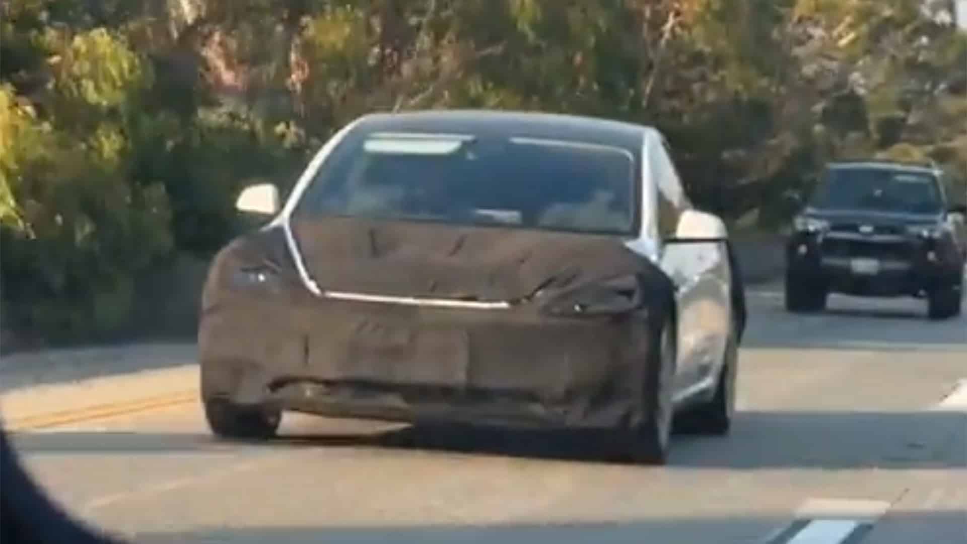 Обновленная Tesla Model 3 «Project Highland» показала себя на шоссе