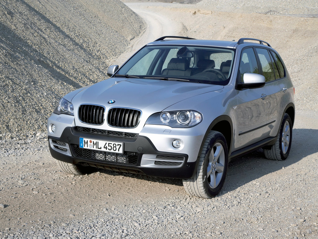 BMW X5 в России предлагают за 1 млн рублей, а Chery Tiggo менее чем за полмиллиона: подробности