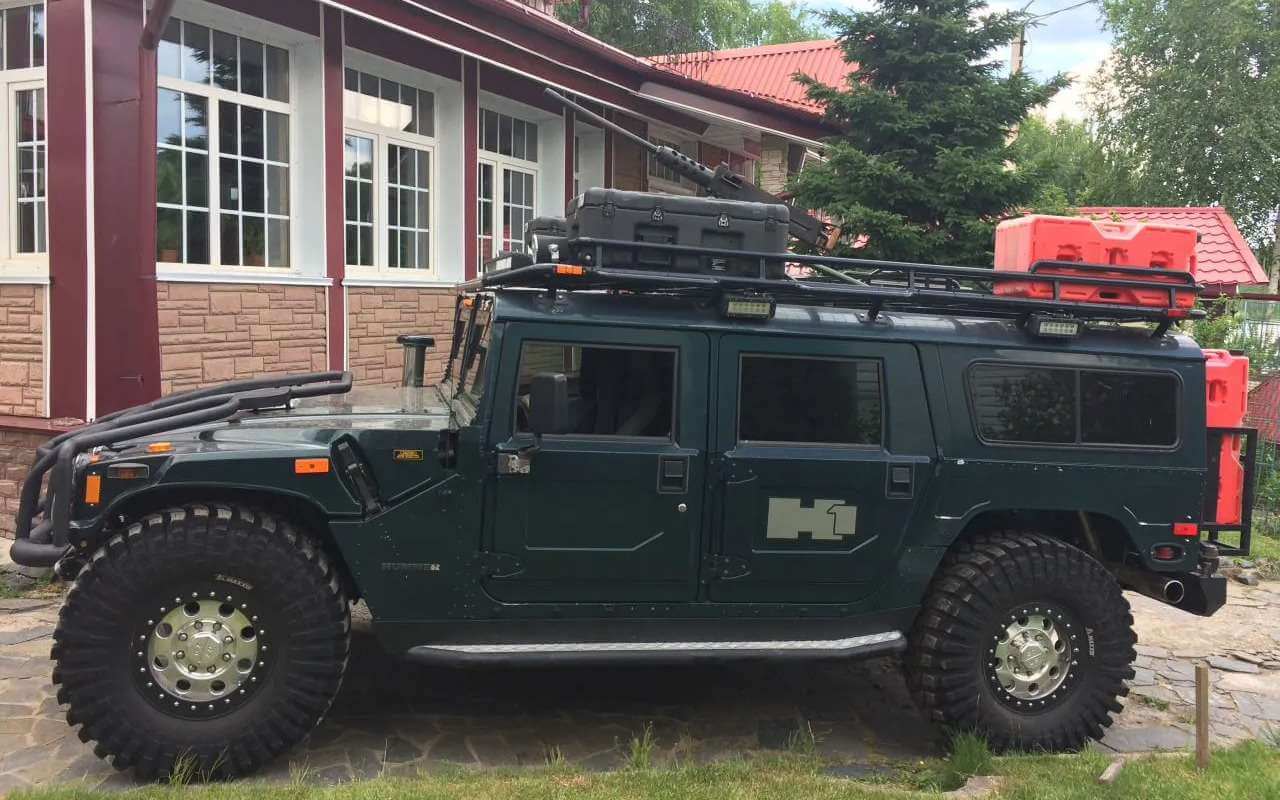 Hummer H1 1994 года выпуска продан в России