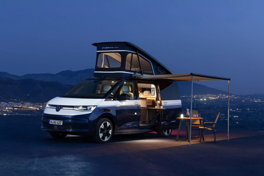 Volkswagen представил концепт гибридного туристического Multivan