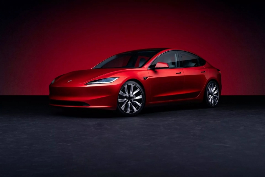 Обновленная Tesla Model 3 получила новый внешний вид, салон и больший запас хода