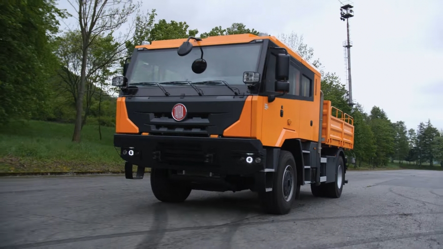 Видео дня: В Чехии проходят испытания беспилотного грузовика Tatra Force