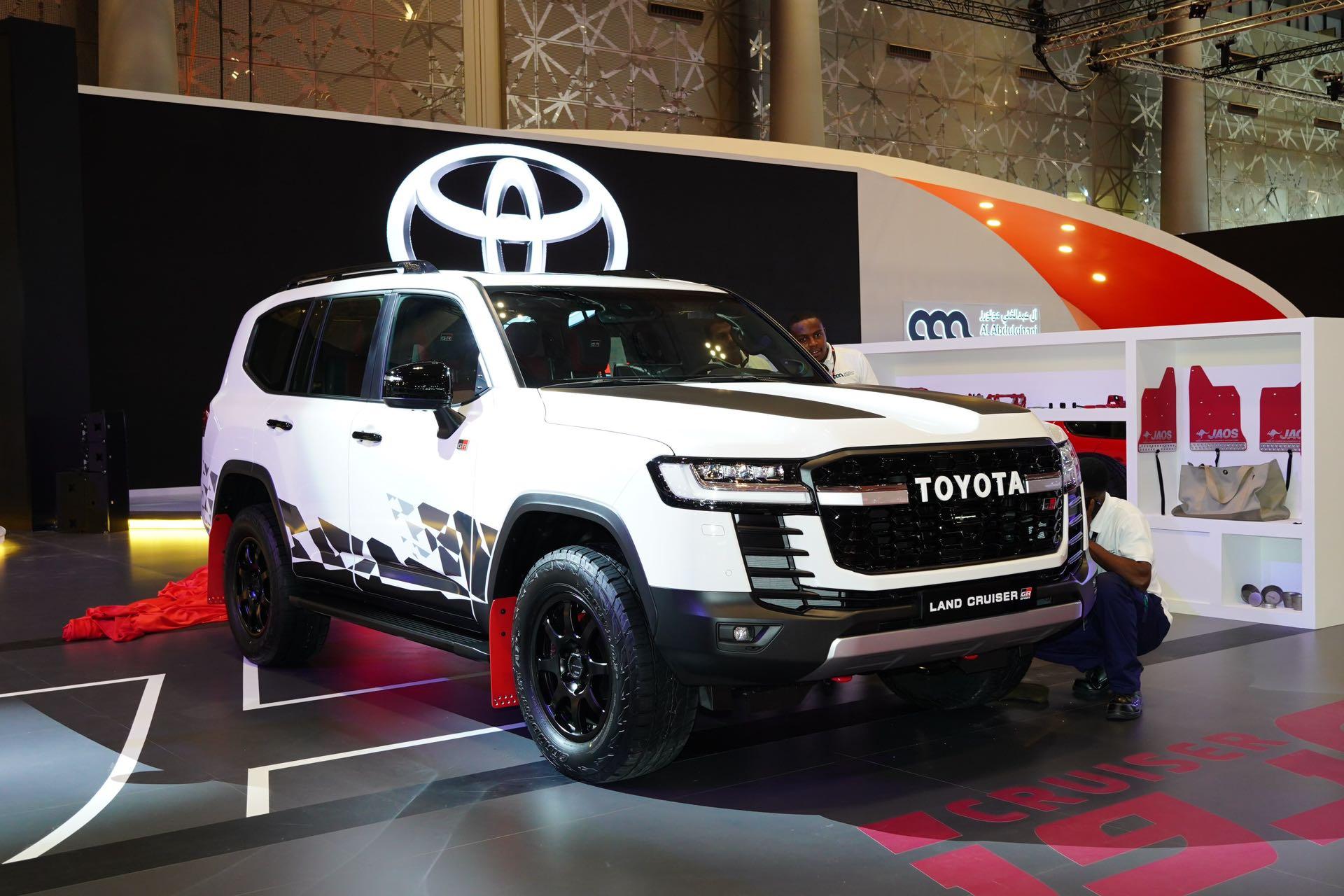 Toyota Land Cruiser GR Sport 2024 показали в Катаре