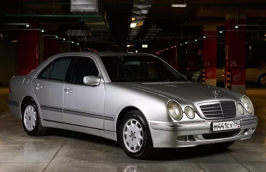 Mercedes-Benz W210 2001 года купить можно в Москве.