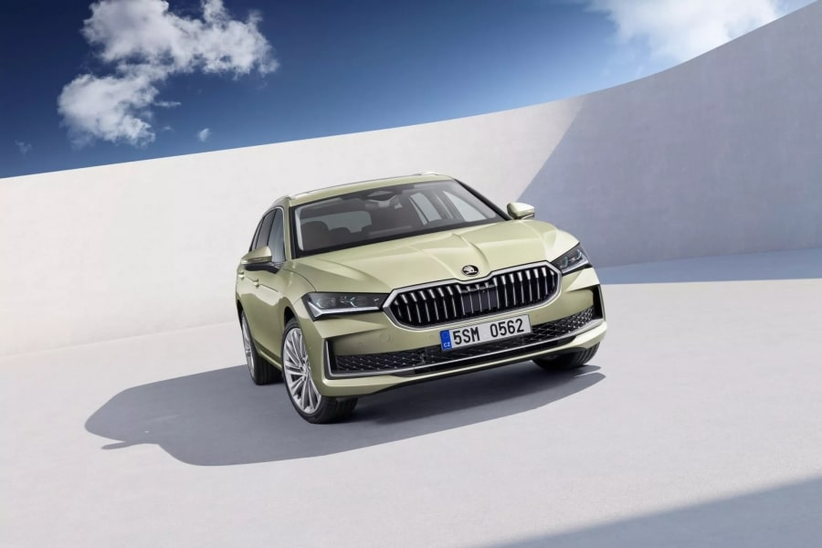 Skoda Superb сменила поколение, но осталась такой же знакомой
