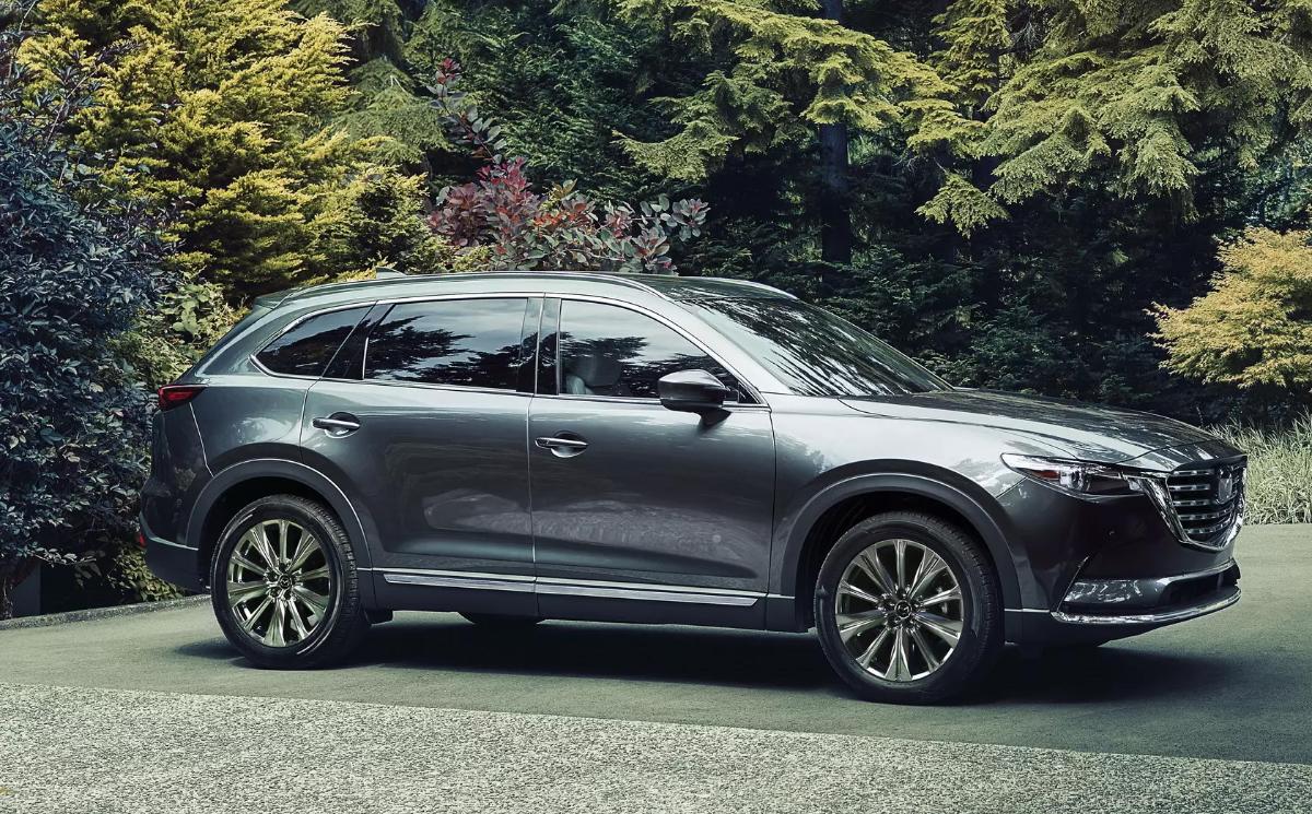 Mazda CX-9 и CX-4 2023 года подорожали в российских автосалонах