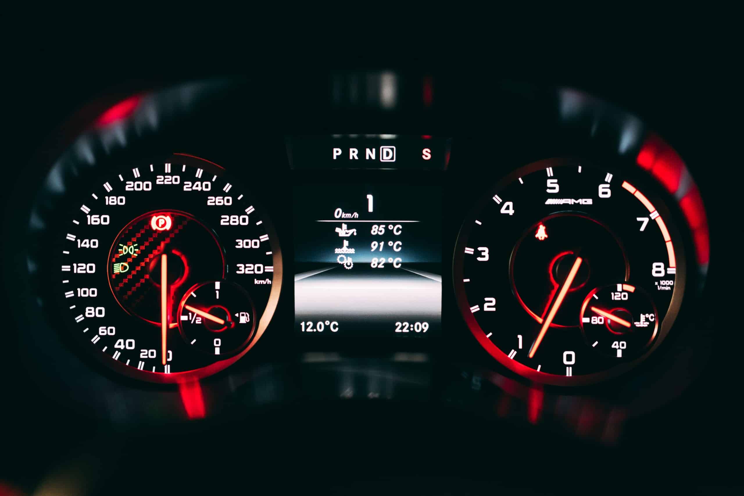 Владельцы Mercedes и BMW в России могут остаться без своих автомобилей из-за действий самих автопроизводителей