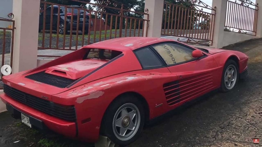 Посмотрите, как Ferrari Testarossa, заброшенная 17 лет назад, восстановлена ​​до идеального состояния