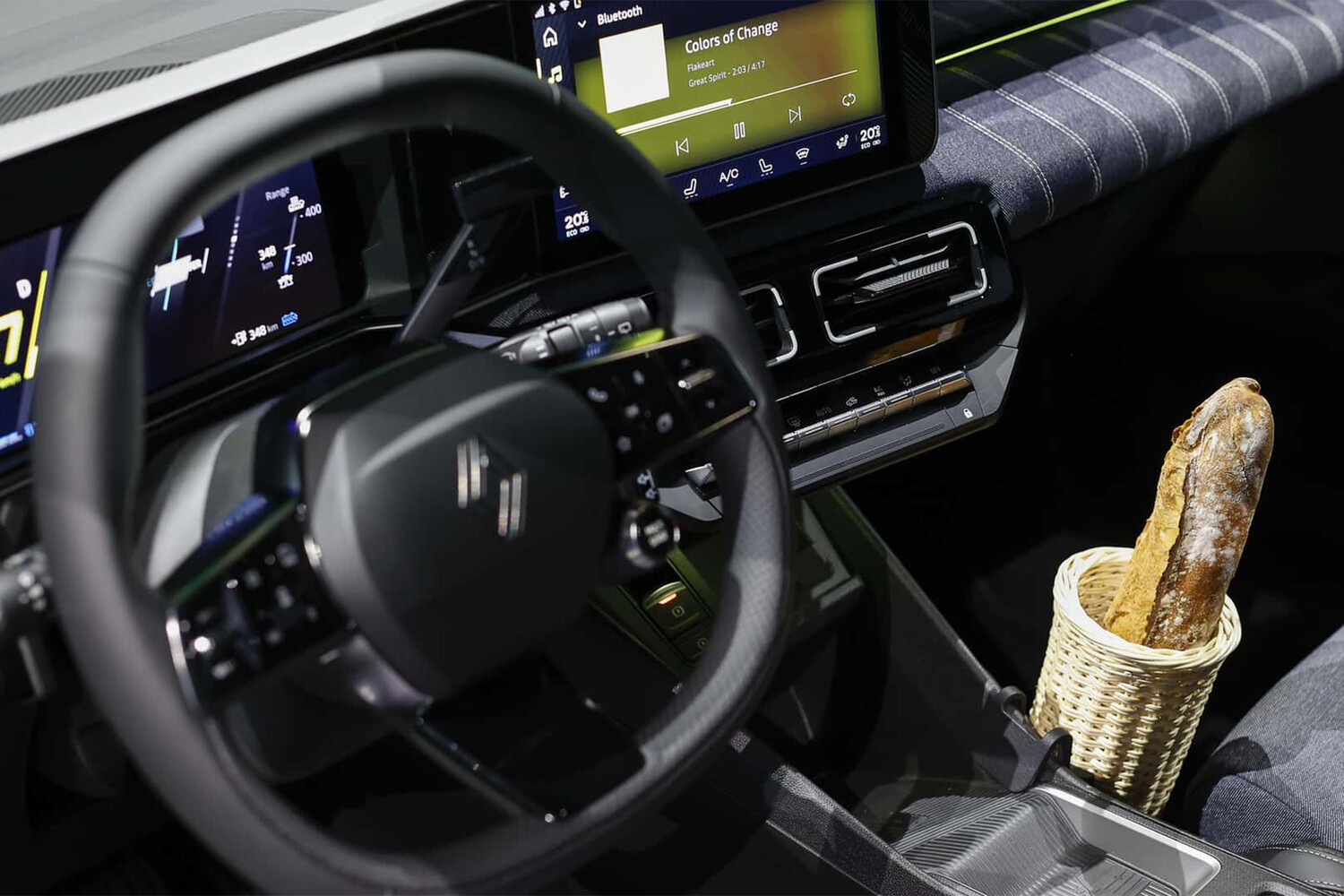 Renault 5 представили необычное дополнение к интерьеру