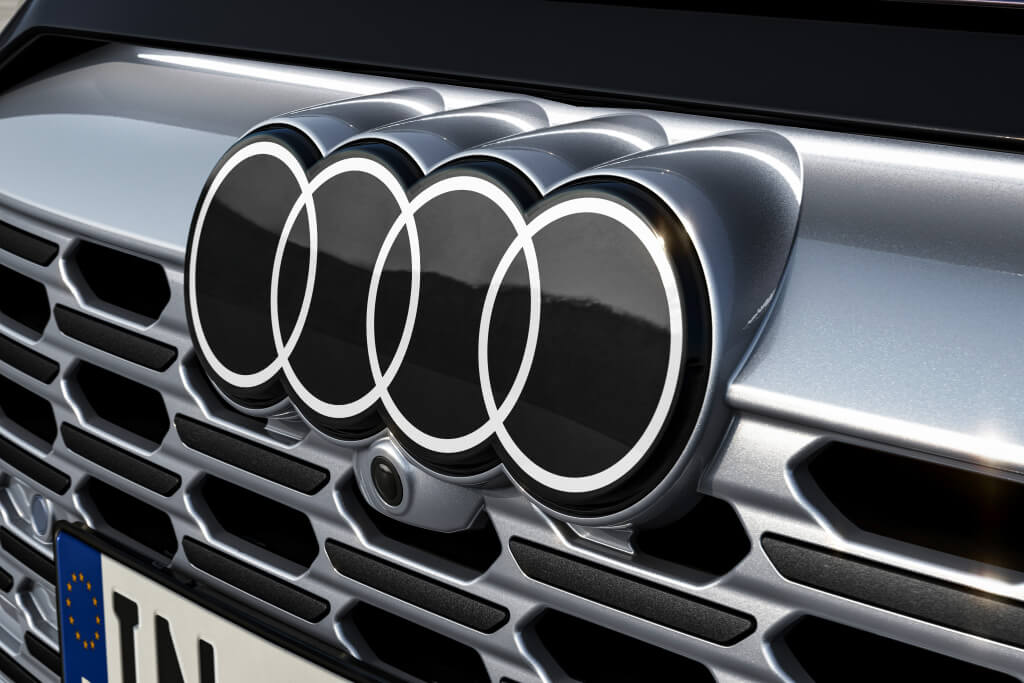 Владельцы Audi теперь будут платить за климат-контроль и переключение фар