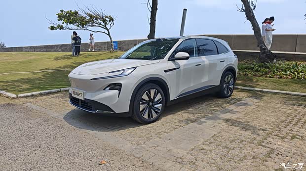 Buick Xijing E7: 1630 км путешествия и массаж – цены уже известны